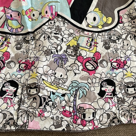 💰3 items for $25 🏷 Tokidoki by Koi Surfer multi print Kiki Scrub Top sz S - Picture 12 of 16